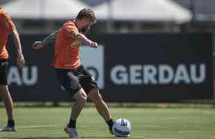 Fotos do primeiro treino de Junior Alonso no retorno ao Atltico