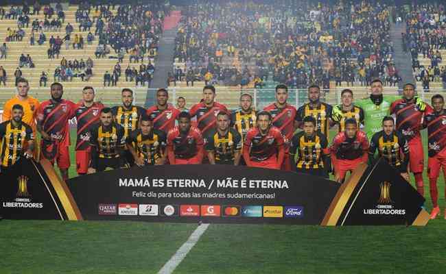 O Athletico-PR perdeu por 5 a 0 para o The Strongest, da Bolívia, pela quarta rodada do Grupo B da Copa Libertadores