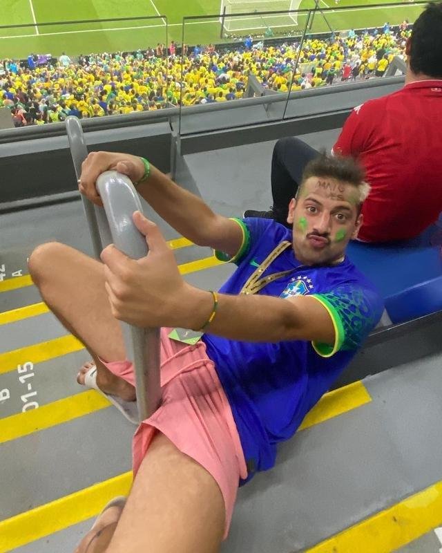 Lucas Strabko - @cartolouco - 907 mil seguidores