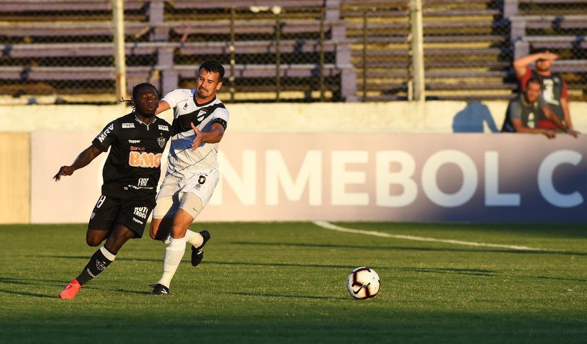 Fotos do segundo tempo do duelo entre Danubio e Atltico, em Montevidu, pela Libertadores