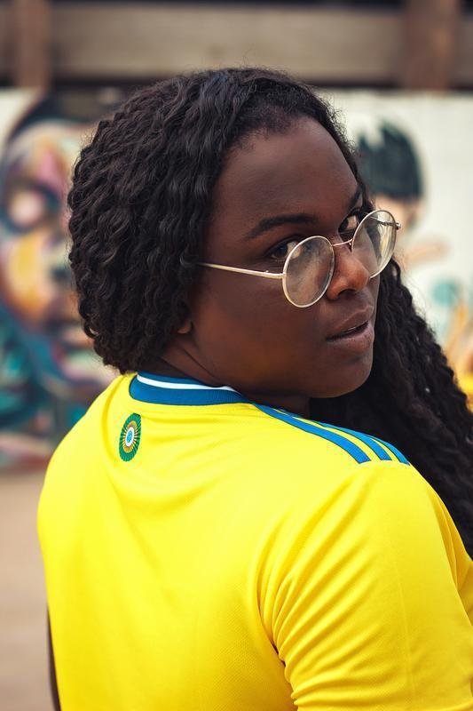 Imagens da nova camisa 3 do Cruzeiro. Novo uniforme, que tem estrelas soltas e  predominantemente amarelo, em referncia ao ano de Copa do Mundo
