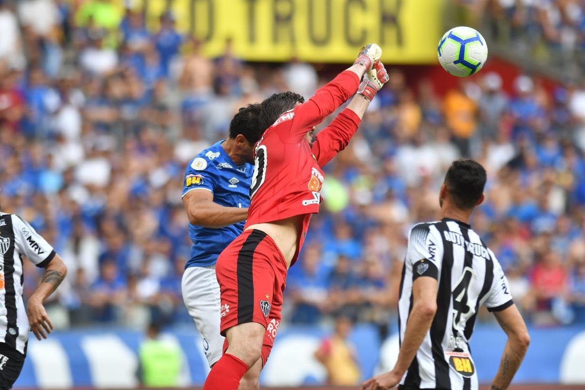As melhores fotos do clssico entre Cruzeiro e Atltico, no Mineiro, pela 32 rodada do Campeonato Brasileiro