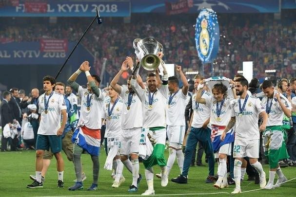 Festa do Real Madrid com a conquista da 13 Liga dos Campees, a terceira de forma seguida