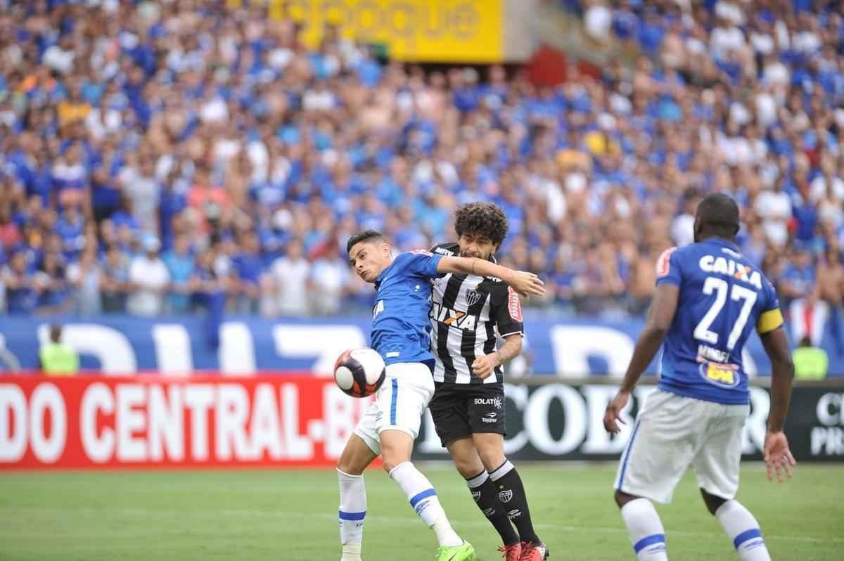 No segundo tempo, jogo ficou mais tenso. Arrascaeta fez 2 a 0 para o Cruzeiro, e Elias diminuiu para o Galo