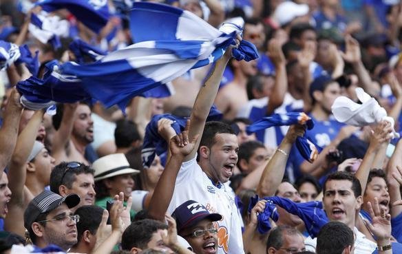Torcida comparece em excelente nmero e acompanha vitria do Cruzeiro no Mineiro