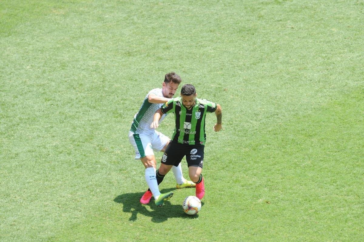 Equipes se enfrentaram neste sbado, pela 13 rodada da competio