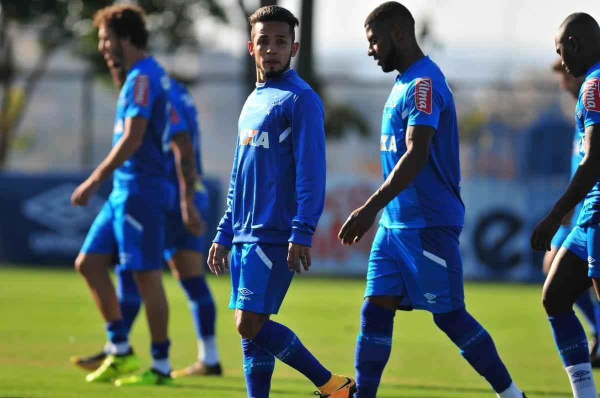 Fotos do treino do Cruzeiro desta sexta-feira, na Toca da Raposa II (Alexandre Guzanshe/EM D.A Press)