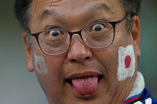 Torcida coloriu o Estdio Al Janoub, no Catar, para acompanhar a partida entre Japo e Crocia, pelas oitavas de final