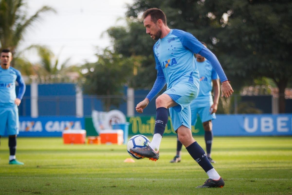 Imagens do treinamento do Cruzeiro s vsperas de duelo contra o Cear, pelo Brasileiro
