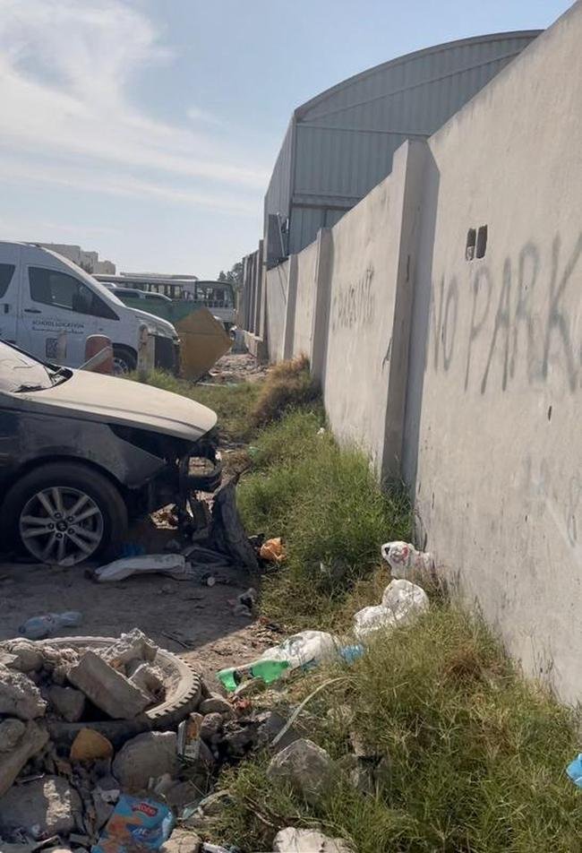 Cenas da rea Industrial, regio pobre de Doha habitada por imigrantes