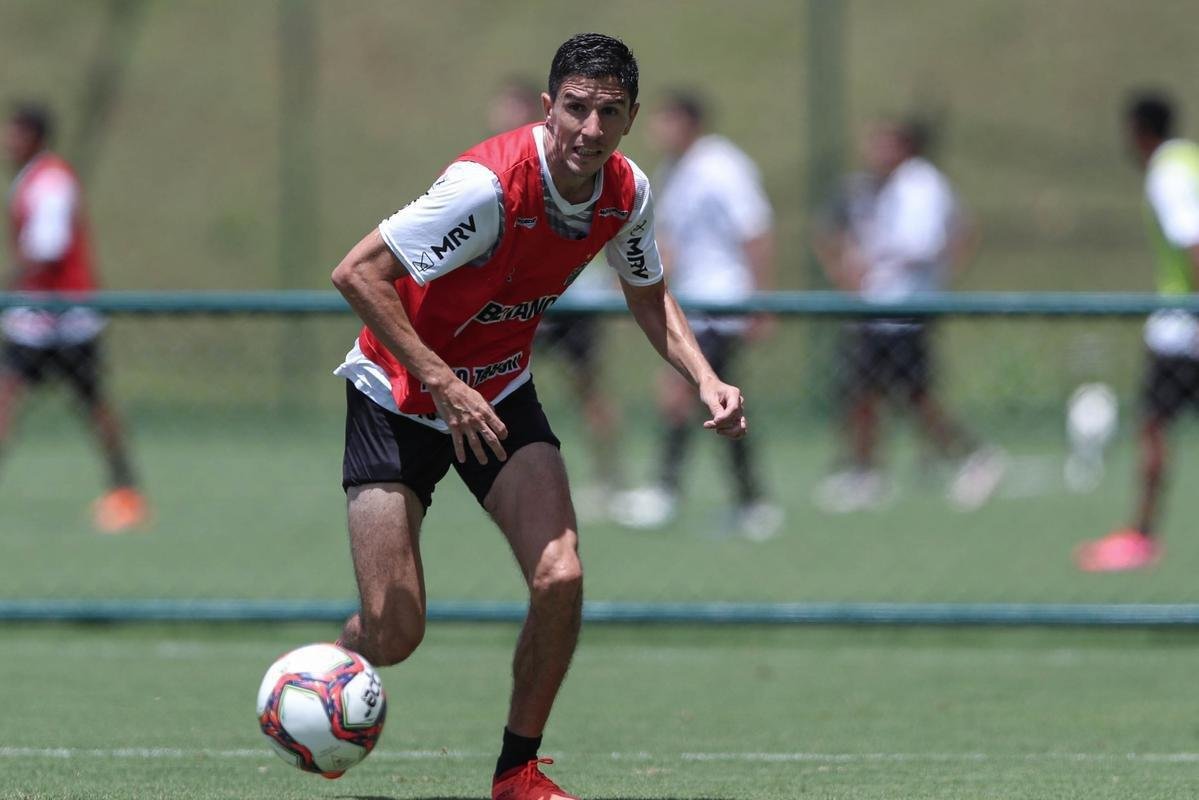 Primeiro treino comandado por Cuca desde a volta ao Atltico