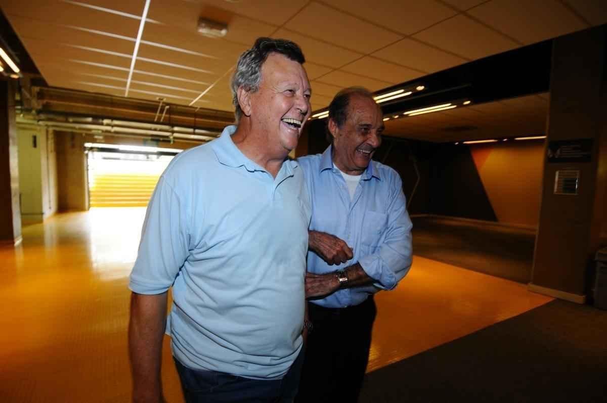Bastidores da visita dos campees de 1966 ao Mineiro: Raul e Procpio em bate-papo