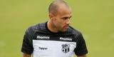 O atacante Roger, de 35 anos, rescindiu seu contrato com o Oper�rio-RN em outubro para 'repensar a carreira'. N�o assinou com nenhum clube desde ent�o.