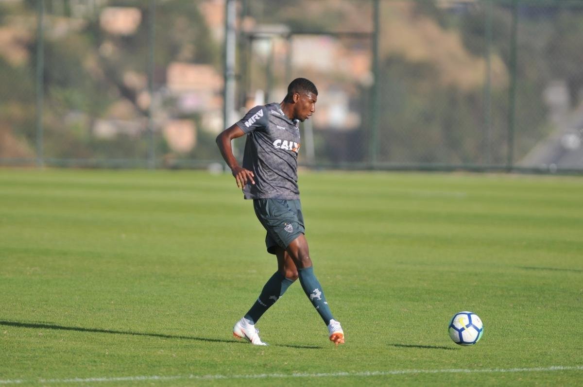 Emerson - lateral-direito do Atltico - 14/01/1999