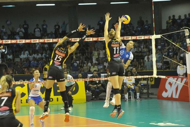 Minas x Praia: veja fotos da primeira partida da final