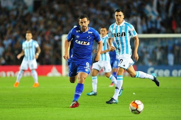 Fotos do primeiro tempo de Racing e Cruzeiro, no El Cilindro, pela Copa Libertadores