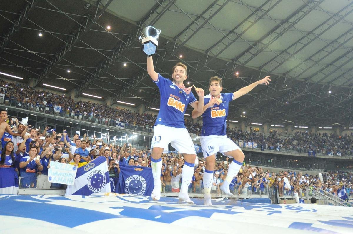 Cruzeiro 0x0 Atltico (jogo de volta da final do Mineiro de 2014): ao empatar sem gols, time celeste conquistou o ttulo estadual diante de 48.818 torcedores. Renda foi de R$ 2.322.068,00.