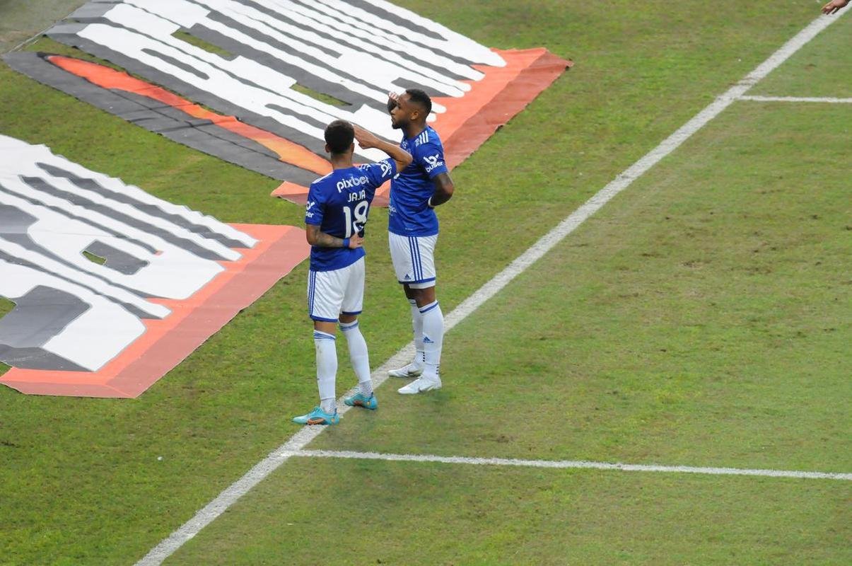 Fotos do jogo entre Cruzeiro e CRB, no Mineiro, em Belo Horizonte, pela 11 rodada da Srie B do Brasileiro