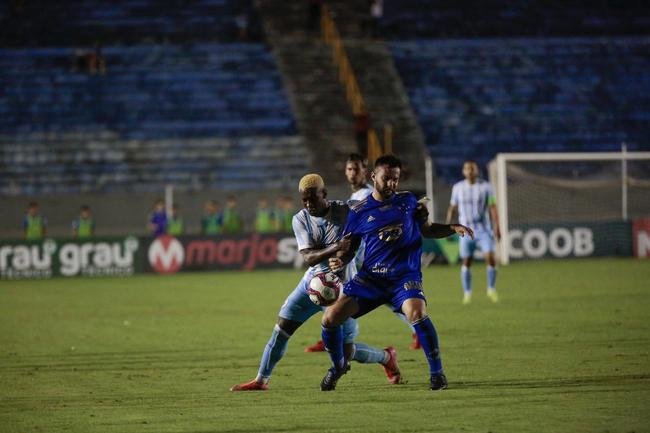 Fotos do jogo entre Londrina e Cruzeiro no Estdio do Caf, em Londrina, pela 34 rodada da Srie B do Brasileiro