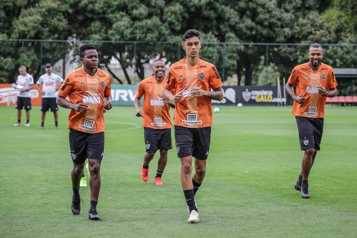 Fotos do treino do Atltico neste sbado, na Cidade do Galo. O tcnico Rodrigo Santana deve escalar o time com Wilson; Patric, Igor Rabello, Rver e Fbio Santos; Jair e Elias; Char, Vincius e Cazares; Ricardo Oliveira
