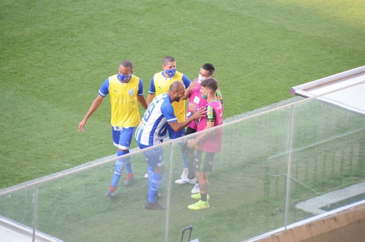Fotos do jogo entre Amrica e CSA-AL, no Independncia, em Belo Horizonte, pela Srie B do Campeonato Brasileiro