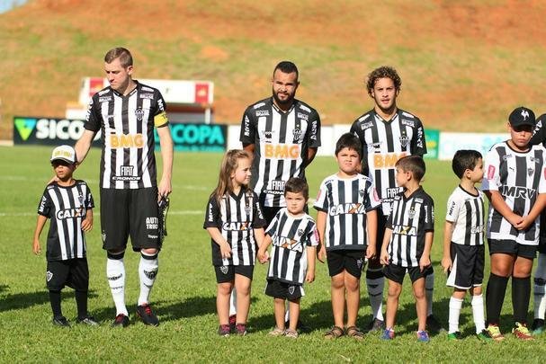 Fotos do duelo entre Patrocinense e Atlético, em Patrocínio, pela nona rodada do Mineiro