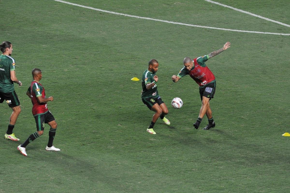 O Amrica recebeu o Patrocinense nesta quarta-feira (16), no Independncia, em Belo Horizonte, para confronto vlido pela 7 rodada do Campeonato Mineiro. A partida marcou a estreia do experiente goleiro Jailson com a camisa do Coelho.