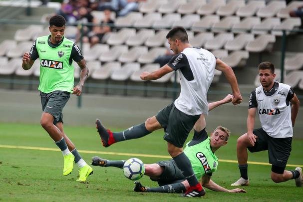 Fotos do último treino comandado por Thiago Larghi no Atlético