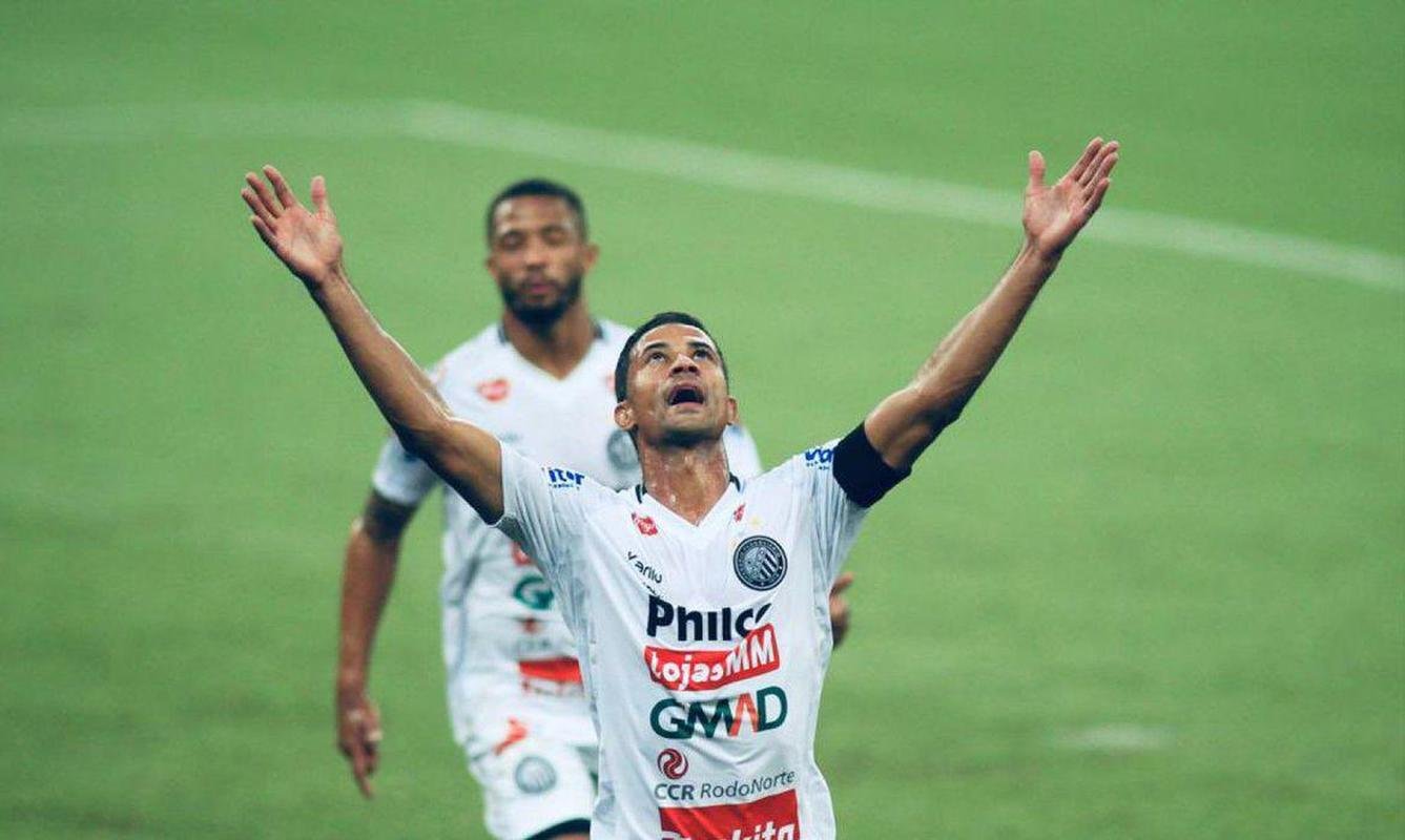 Ricardo Bueno (atacante)