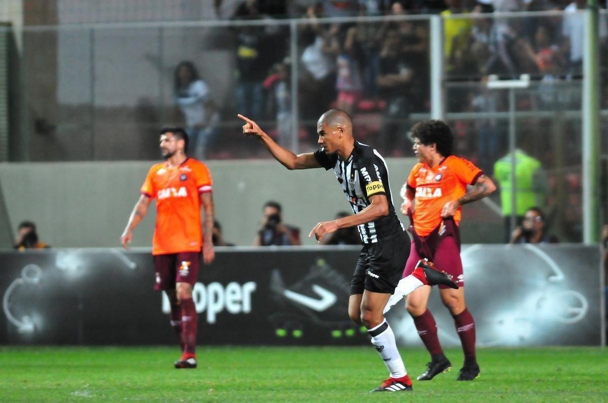 Fotos do jogo desta segunda-feira entre Galo e Furaco