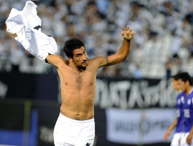 2013 - Defensor Sporting (URU) e Olimpia (PAR) empataram por 0 a 0 no Uruguai. Na volta, os paraguaios venceram por 2 a 0.