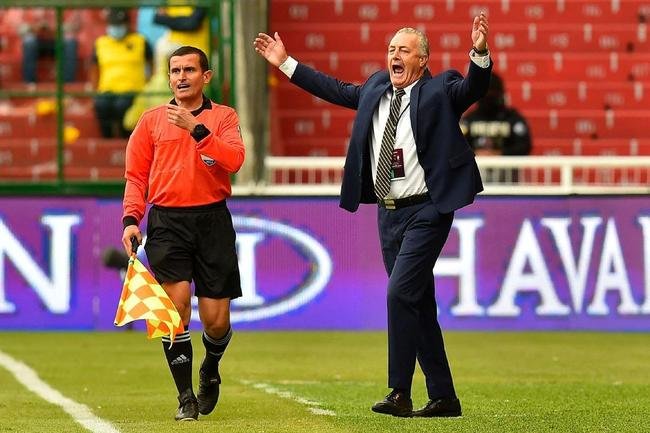 Brasil empatou com Equador em Quito, em jogo com arbitragem confusa 