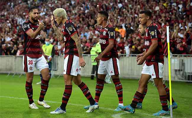 Pedro fechou a goleada do Flamengo no Maracanã: vaga assegurada