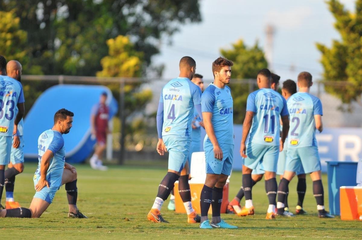 Fotos do treino do Cruzeiro desta segunda-feira, na Toca da Raposa II (Alexandre Guzanshe/EM D.A Press)