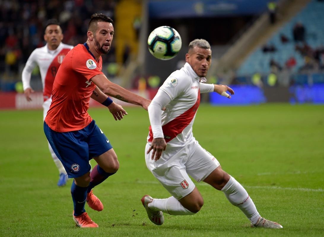 Chile e Peru se enfrentaram na Arena Grmio, pela semifinal da Copa Amrica