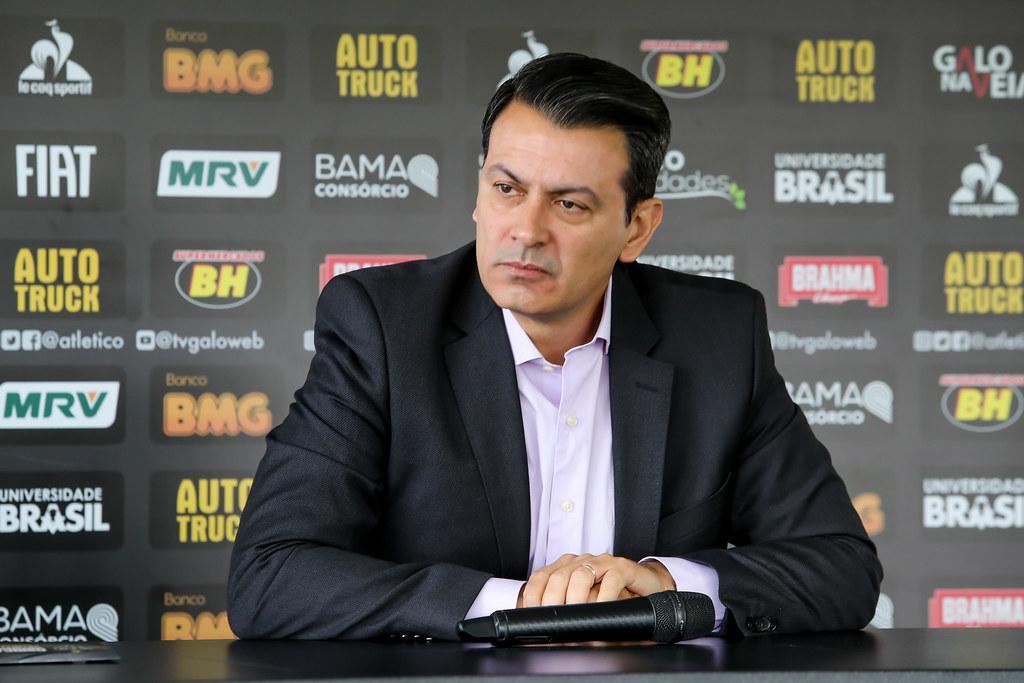 Rui Costa - O Atlético contratou Rui Costa em 11 de abril de 2019, num momento de crise. Na noite anterior, a equipe havia sido goleada por 4 a 1 pelo Cerro Porteño-PAR, na fase de grupos da Copa Libertadores. O resultado fez com que o técnico Levir Culpi fosse demitido. Em dez meses de Atlético, Rui Costa nunca foi unanimidade entre os torcedores. Sob a gestão dele, o Atlético contratou quatro jogadores em 2019 e mais sete reforços anunciados em 2020. Com Rui Costa na diretoria de futebol, o Atlético teve três treinadores: Rodrigo Santana (que iniciou o trabalho como interino e, posteriormente, foi efetivado), Vagner Mancini e Rafael Dudamel. Ele foi demitido do cargo em fevereiro de 2020 após as quedas do time na Copa do Brasil e na Copa Sul-Americana.