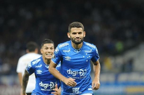 Fotos do jogos entre Cruzeiro e Deportivo Lara no Mineiro