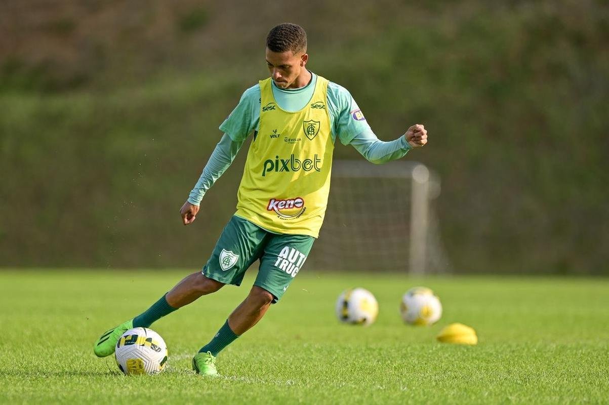 Em preparao para enfrentar o Corinthians no prximo domingo (18/9), o Amrica treinou nesta tera-feira (13/9)