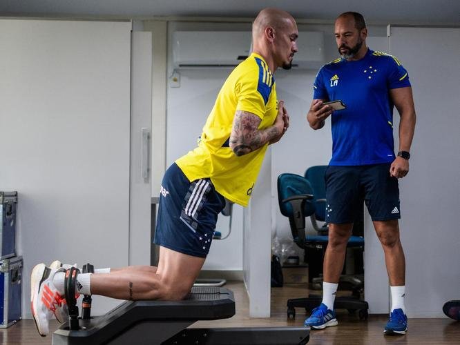 Fotos do primeiro dia de trabalho do Cruzeiro em 2022 na Toca da Raposa II