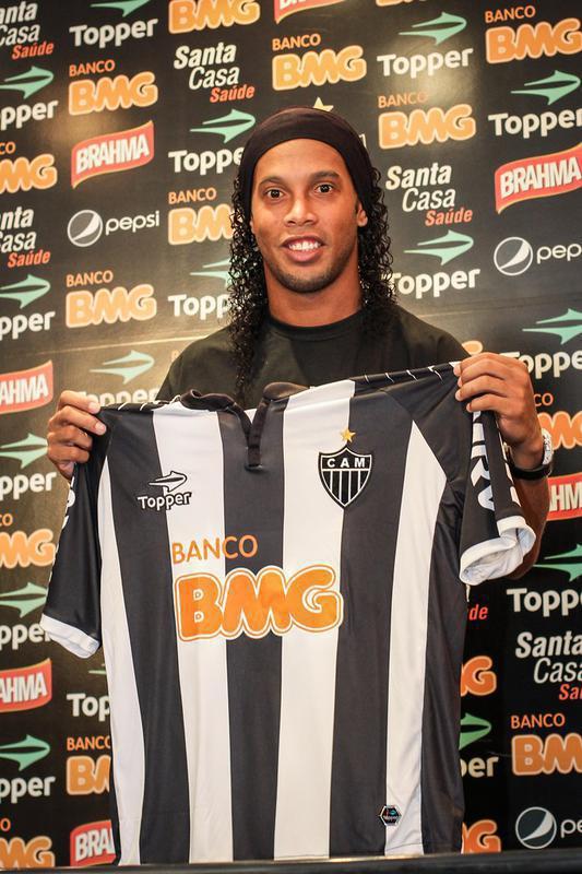 Ronaldinho Gaúcho - meia