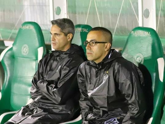 Atlético venceu a Chapecoense de virada por 2 a 1