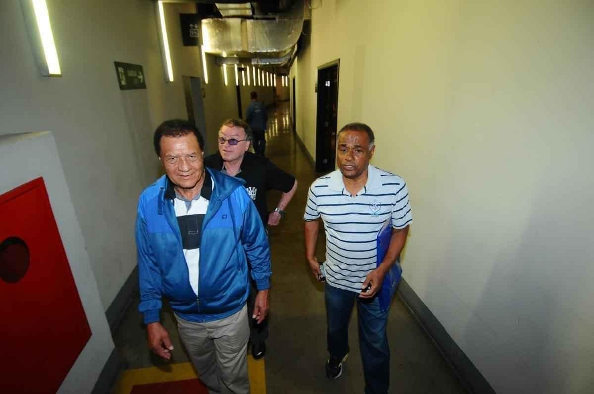 Neco, Natal e Evaldo em visita ao Mineiro promovida pelo Superesportes