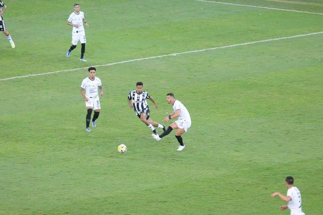Atltico e Corinthians se enfrentaram no Mineiro, neste domingo (24), em jogo vlido pela 19 rodada da Srie A do Campeonato Brasileiro.